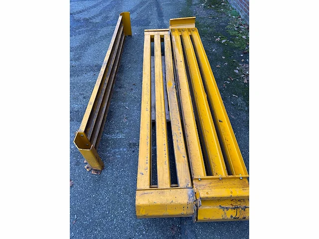 - aanrijbeveiliging dubbele rij 2600mm (6x) - afbeelding 2 van  2