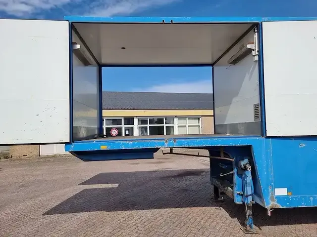 - podium trailer race trailer - afbeelding 25 van  28