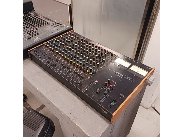 0 partij dj apparatuur - afbeelding 13 van  13