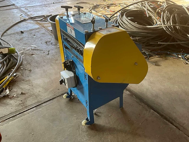 01 kabelpelmachine - afbeelding 2 van  7