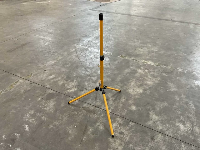 0206 tripod bouwlamp statief (4x) - afbeelding 1 van  3