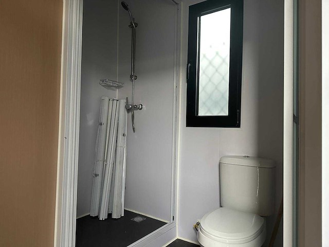 03-2024 - containerwoning met badkamer 40 ft hq / 12 m - afbeelding 8 van  11