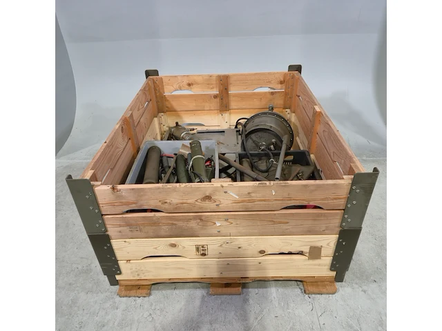1 assortiment gereedschap - afbeelding 1 van  9