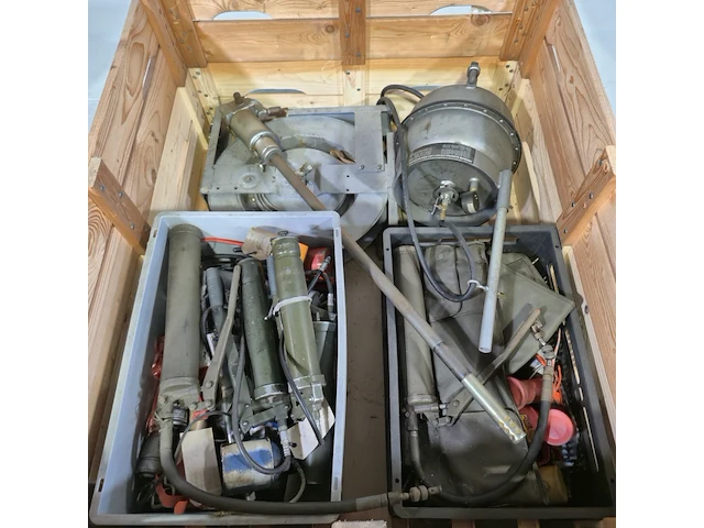 1 assortiment gereedschap - afbeelding 2 van  9