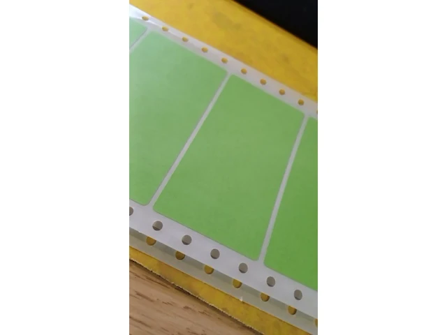 1 doos etiketten 89x48 groen 3000 stuks in doos - afbeelding 1 van  5