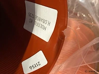 1 doos garen oranje circa 15 klossen - afbeelding 2 van  2