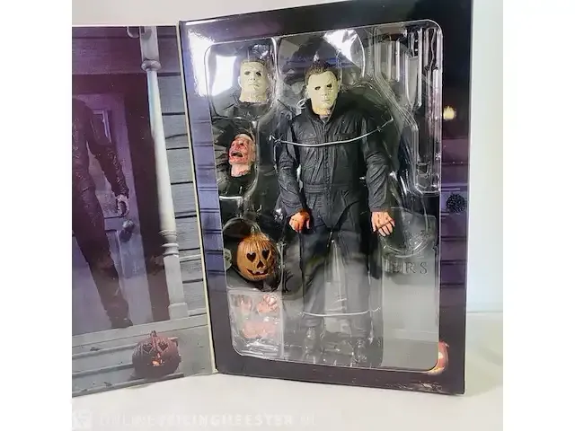 1 figurine - halloween michael myers met hakmes - afbeelding 6 van  12
