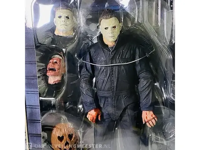 1 figurine - halloween michael myers met hakmes - afbeelding 9 van  12