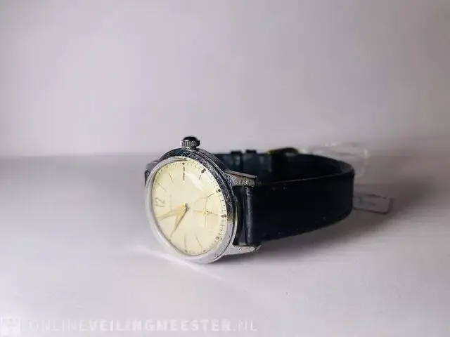 1 junghans horloge 'little bill' mechanisch 935 uurwerk - afbeelding 3 van  8