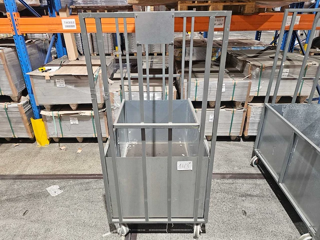 1 metalen rolcontainer op wielen 116,8 x 76,8 x 165,9 cm - afbeelding 2 van  3