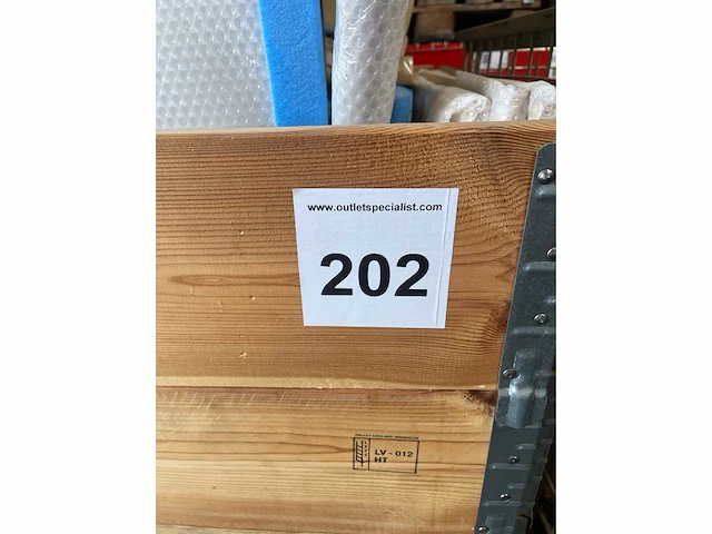 1 pallet met verschillende houten design platen - afbeelding 2 van  4