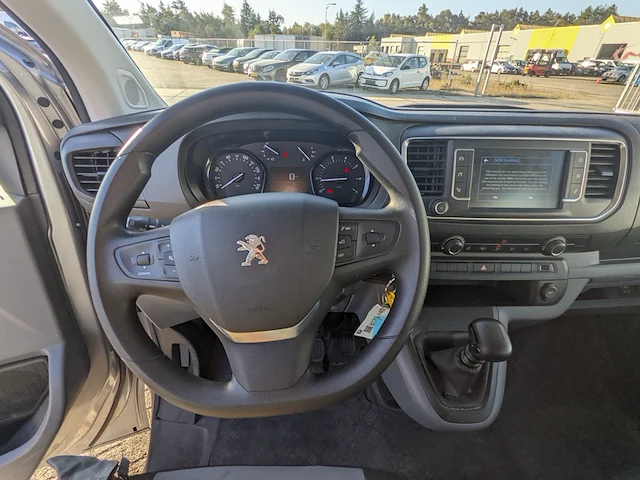 1 personenwagen, peugeot, expert traveller, 2019 - afbeelding 11 van  60