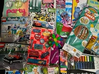 1 stuks mix doos kids met knutselspullen en kleine items (mix002, met 200 items) - afbeelding 1 van  3