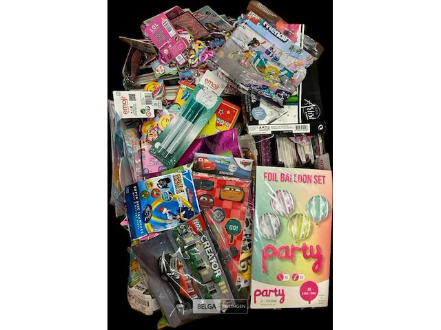 1 stuks mix doos kids met knutselspullen en kleine items (mix002, met 200 items) - afbeelding 2 van  3