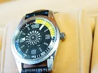 1 zwitsers racing horloge mod, met kaleidoscoop - afbeelding 2 van  7