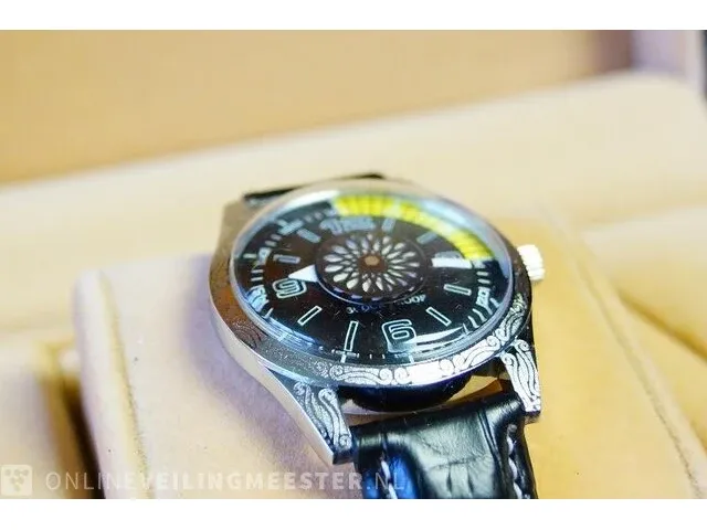 1 zwitsers racing horloge mod, met kaleidoscoop - afbeelding 6 van  7