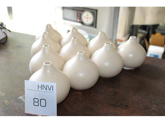 10 decoratieve vaasjes met hoogte 10 cm. - afbeelding 1 van  2