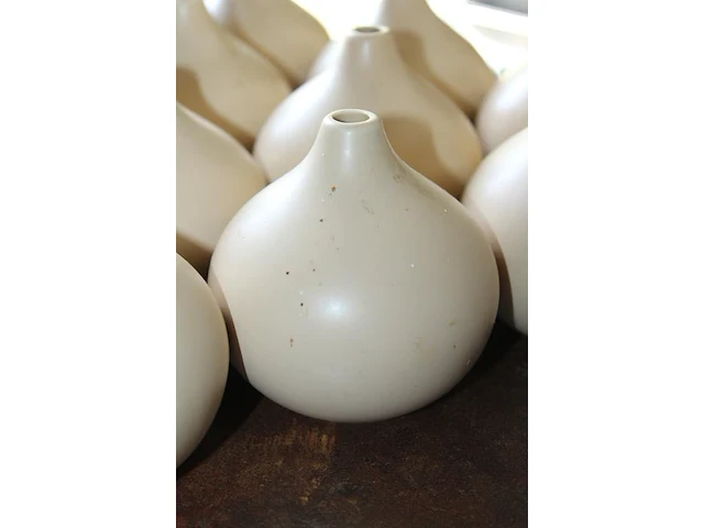 10 decoratieve vaasjes met hoogte 10 cm. - afbeelding 2 van  2