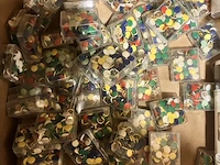 10 doosjes punaises. ca 125 stuks in een doosje - afbeelding 3 van  5