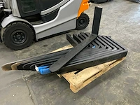 10 heftruckvorken op pallet - afbeelding 1 van  6