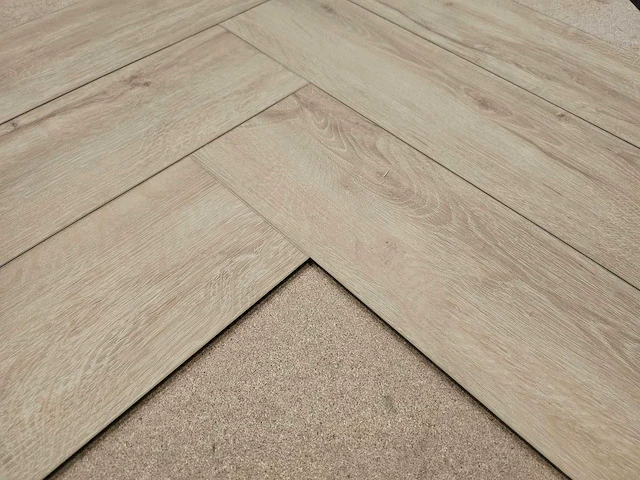 10 m2 pvc spc click visgraat - 610 x 150 x 6 mm - afbeelding 2 van  3