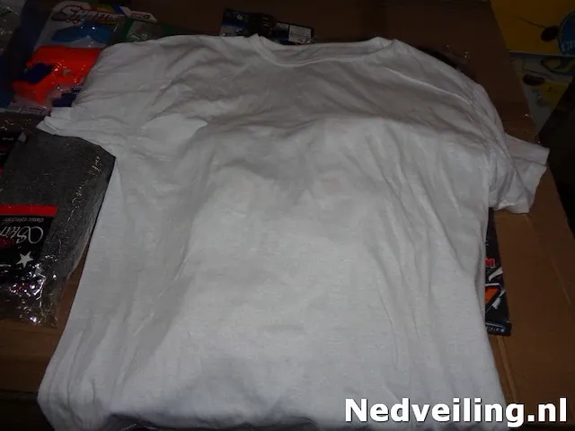 10 stuks witte t-shirts mt l - afbeelding 1 van  3