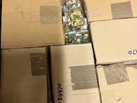 10 x 50 doosjes punaises. ca 125 stuks in een doosje - afbeelding 5 van  5