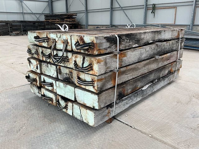 100 balken abachi hout 200x30x15 reclaimd wood - afbeelding 1 van  14