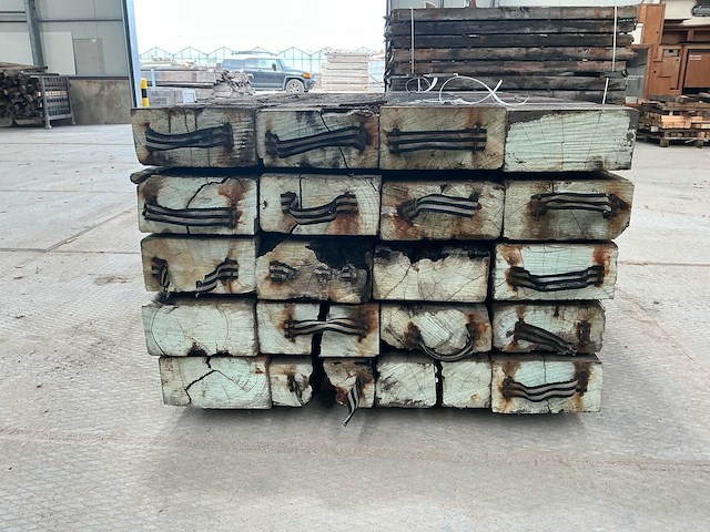 100 balken abachi hout 200x30x15 reclaimd wood - afbeelding 9 van  14