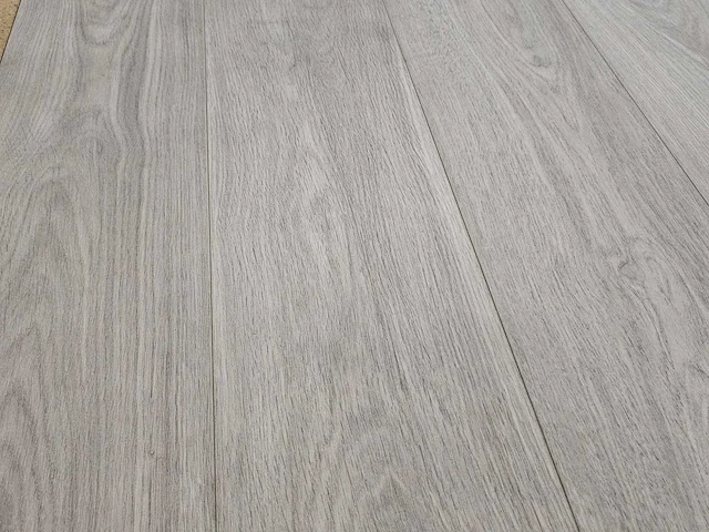 100 m2 laminaat plank - 1285 x 195 x 7 mm - afbeelding 1 van  3