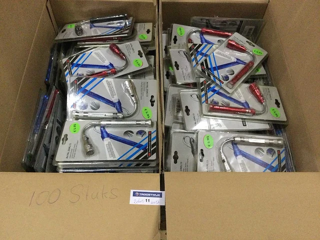 100 zaklantaarns met magneet. - afbeelding 1 van  3
