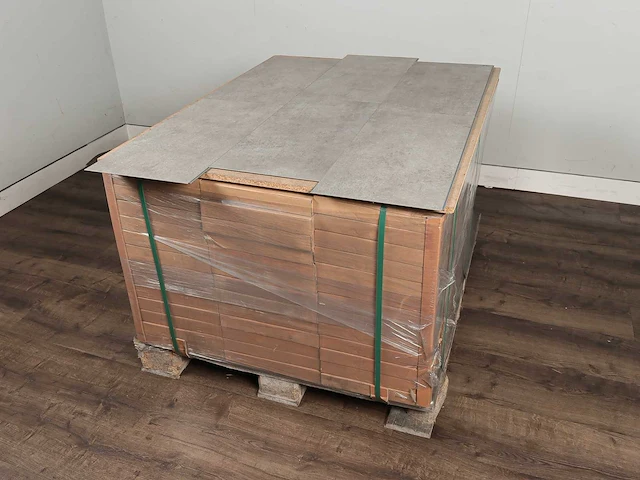 101 m2 pvc-click tegel met xps onderlaag - 638 x 310 x 5 mm - afbeelding 4 van  4