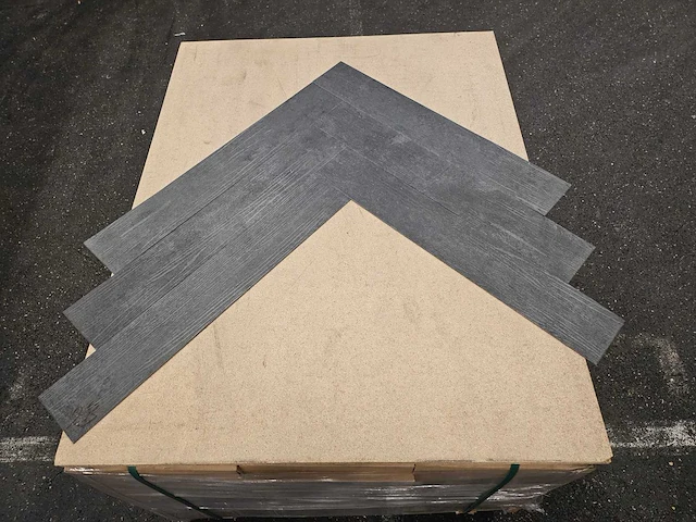 101 m2 pvc dryback visgraat - 750 x 125 x 2,5 mm - afbeelding 1 van  3