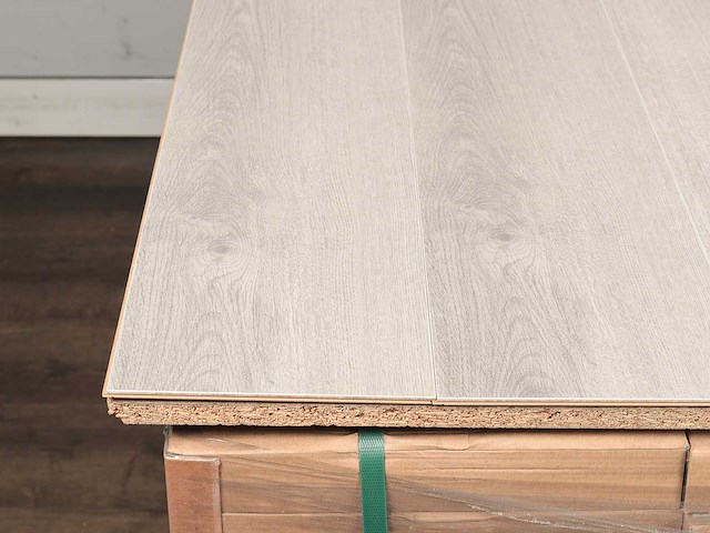 103 m2 laminaat plank - 1286 x 194 x 8 mm - afbeelding 2 van  4