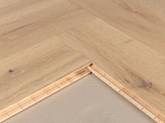 103 m2 parket eiken visgraat mutliplank - 750 x 130 x 14 mm - afbeelding 2 van  4