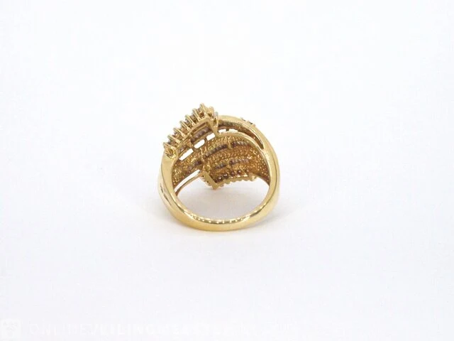 10k gouden ring met diamanten - afbeelding 8 van  10