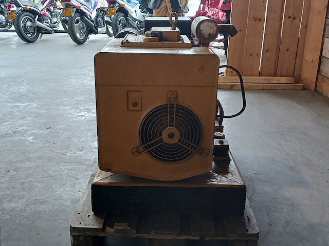 10kva diesel aggregaat - afbeelding 4 van  18