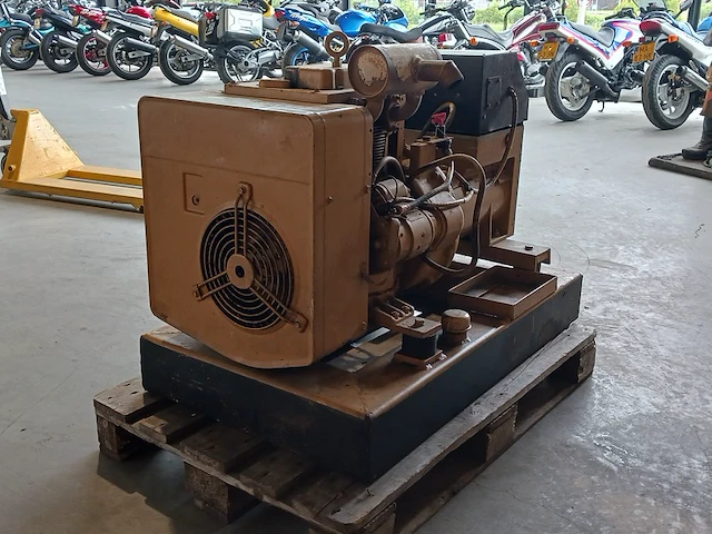 10kva diesel aggregaat - afbeelding 5 van  18