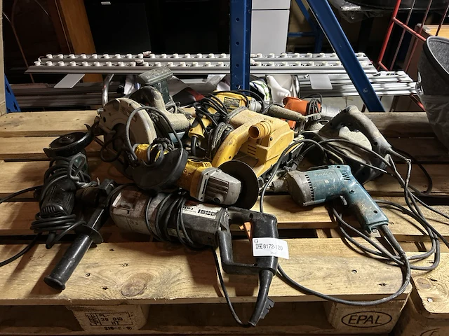 10x diverse gereedschap w.o. boor, slijptol w.o. makita, dewalt - afbeelding 1 van  7