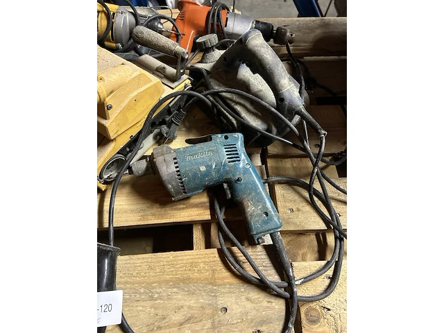 10x diverse gereedschap w.o. boor, slijptol w.o. makita, dewalt - afbeelding 2 van  7