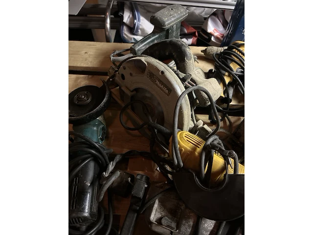 10x diverse gereedschap w.o. boor, slijptol w.o. makita, dewalt - afbeelding 3 van  7
