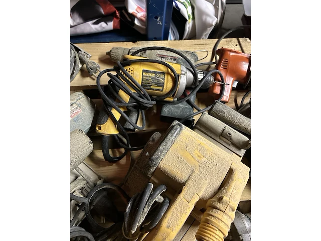 10x diverse gereedschap w.o. boor, slijptol w.o. makita, dewalt - afbeelding 4 van  7