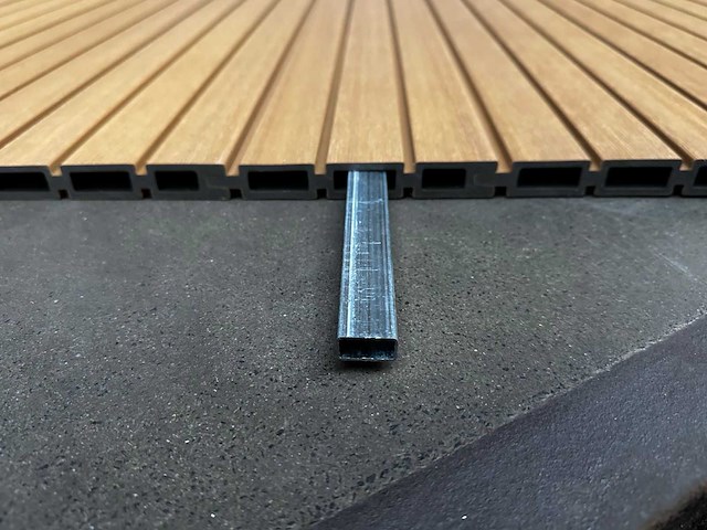 10x triple rhombus eiken composiet schutting inclusief tuinpalen (18,7 mtr) - afbeelding 4 van  7