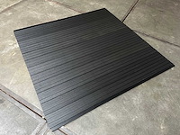 10x triple rhombus zwart composiet schutting inclusief tuinpalen (18,7 mtr) - afbeelding 6 van  11