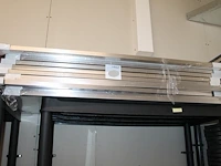 11 aluminiumkleurige fotolijsten 35 x 100 cm - afbeelding 1 van  2