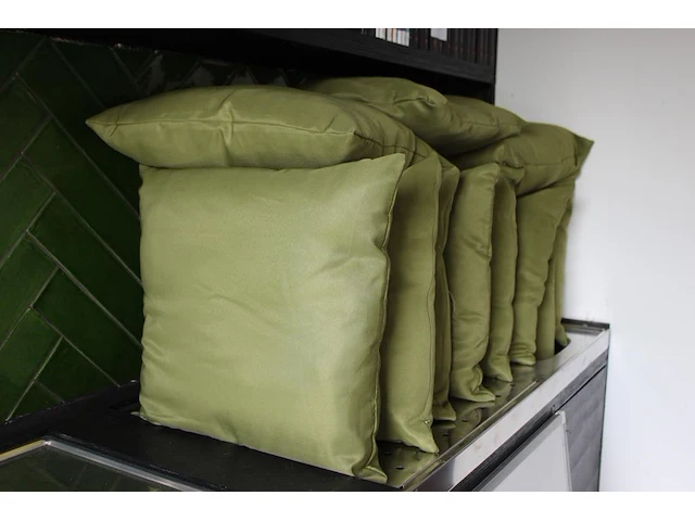 11 groene sierkussens. - afbeelding 2 van  2