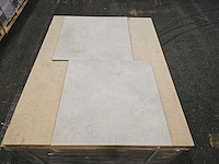 11 m2 laminaat tegel - 610 x 610 x 8 mm - afbeelding 3 van  3