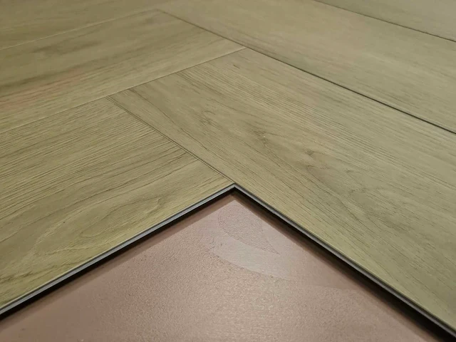 11 m2 pvc spc click visgraat - 750 x 150 x 6 mm - afbeelding 2 van  3