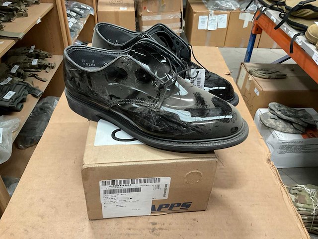 11 men’s shoes - afbeelding 1 van  4