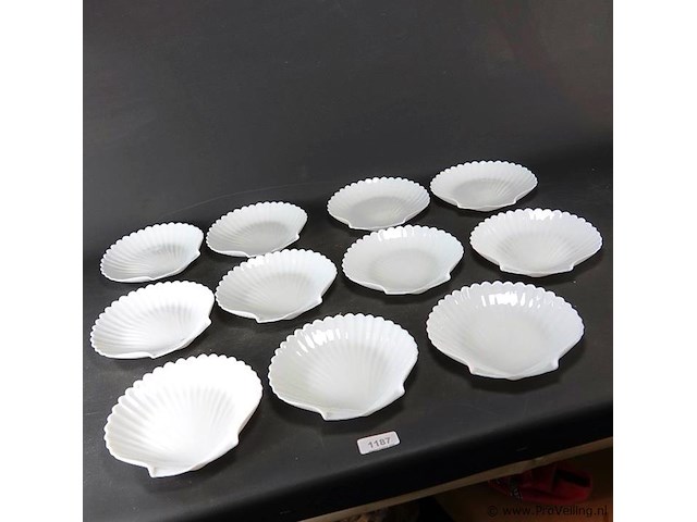 11 schelpvormige schalen - afbeelding 1 van  5